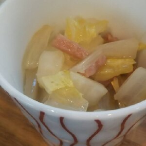 白菜とスパムの塩炒め